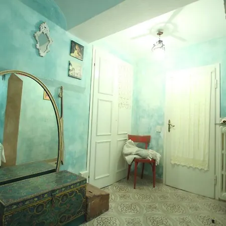Hand Decorated House With Court Apartament Florencja