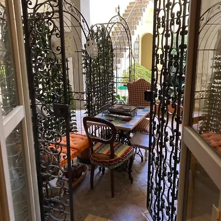 Hand Decorated House With Court Florence