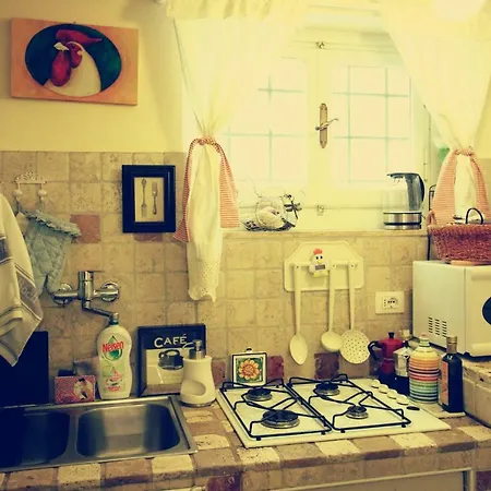 Hand Decorated House With Court Apartment Florence
